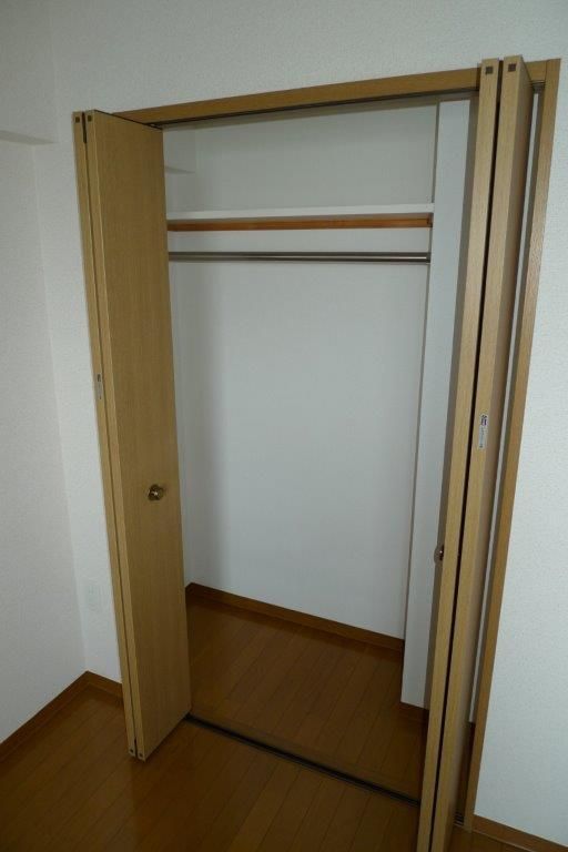 y[z@