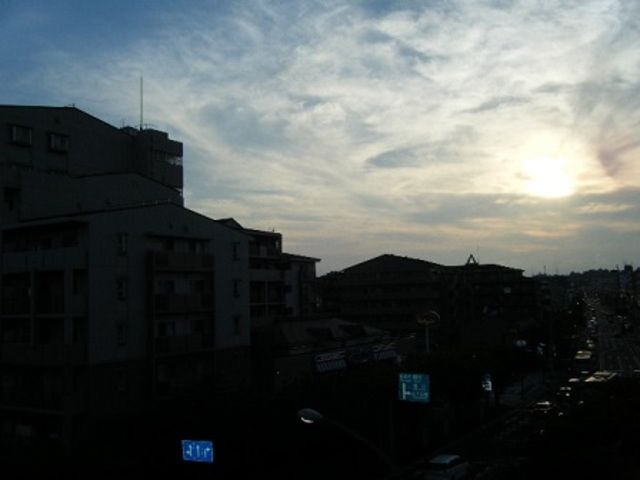 �y���]�z�@
