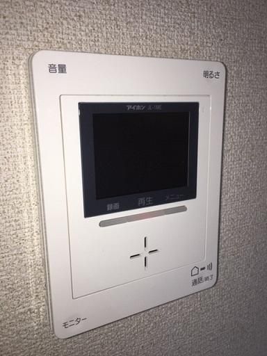 �y�Z�L�����e�B�z�@