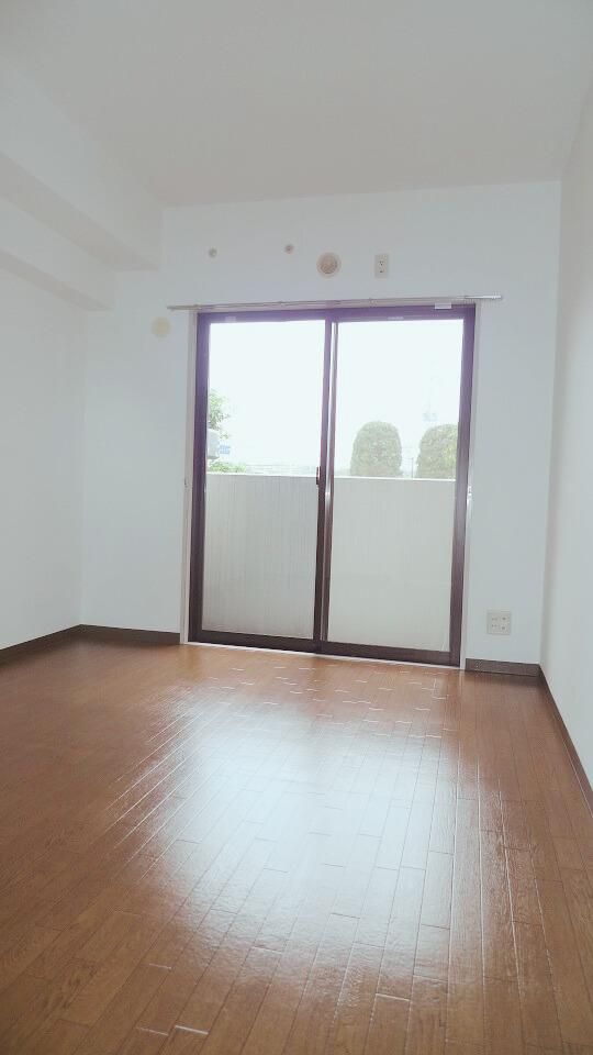 �y�����E���r���O�z�@