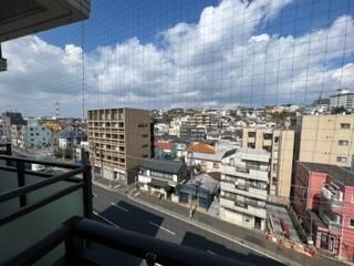 y]z@