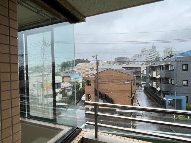 y]z@