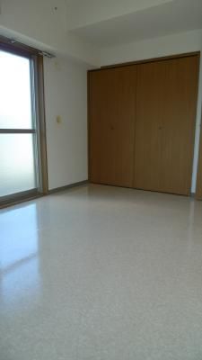 �y�����E���r���O�z�@