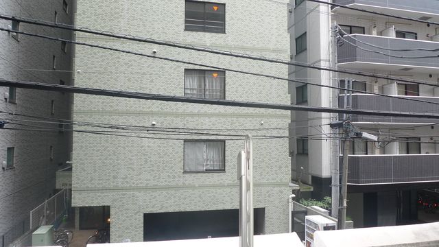 �y���]�z�@