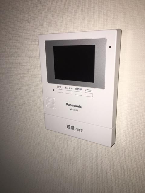 �y�Z�L�����e�B�z�@