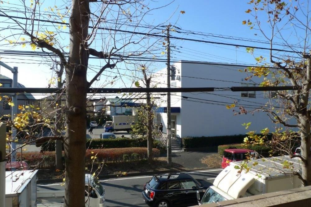 �y���]�z�@