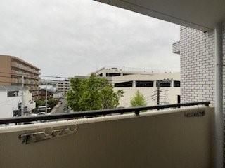 y]z@