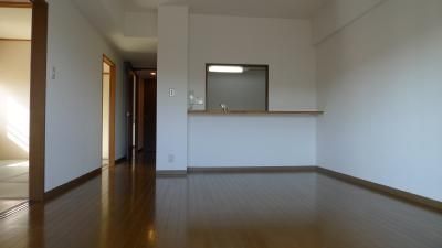 �y�����E���r���O�z�@