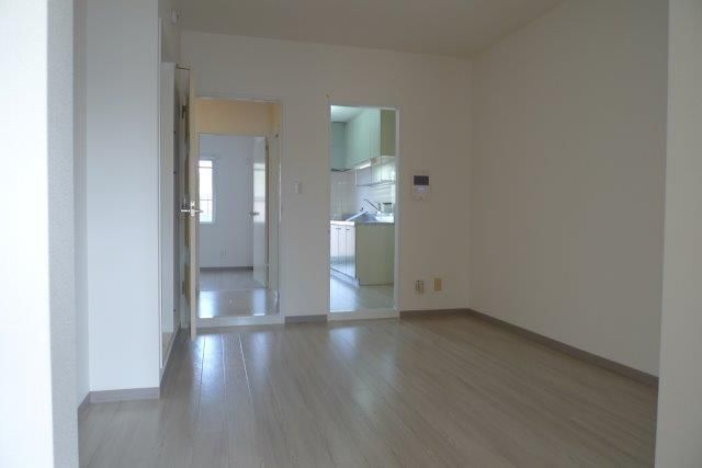 �y���ԁE���r���O�z�@