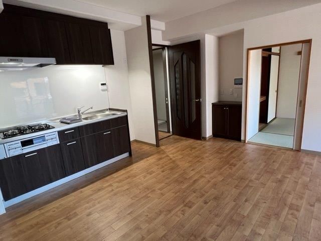 �y���ԁE���r���O�z�@