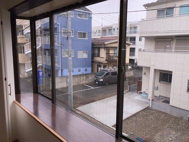 yoRj[z@