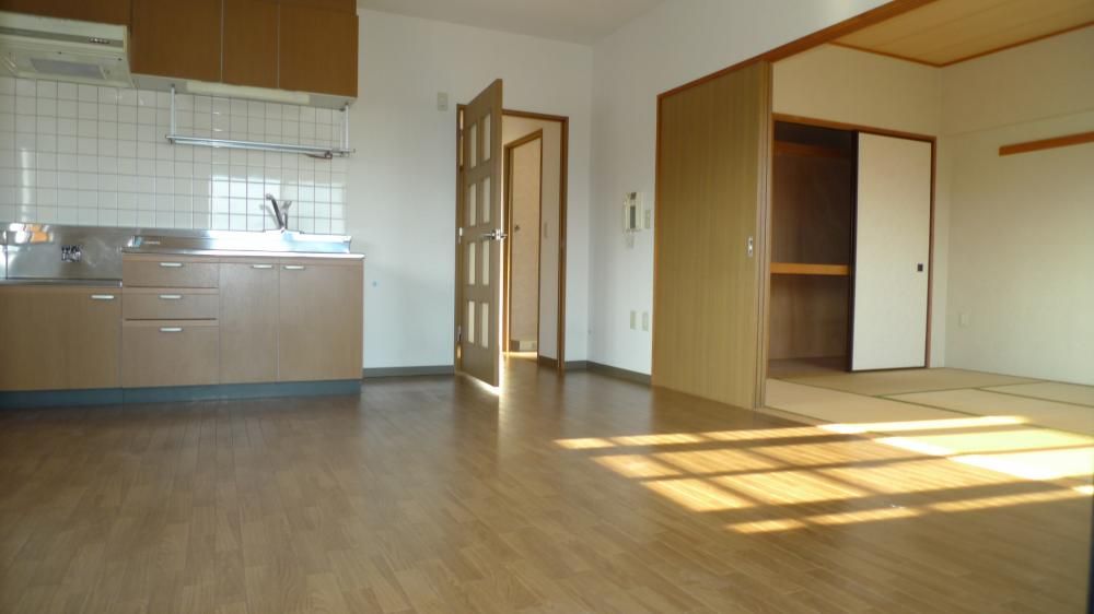 �y�����E���r���O�z�@