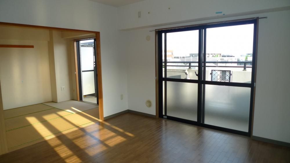 �y�����E���r���O�z�@