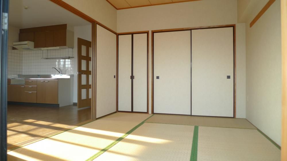 �y�����E���r���O�z�@