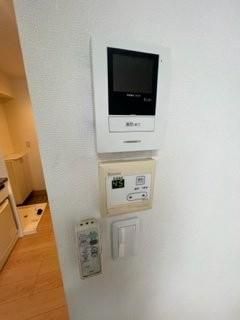 �y�Z�L�����e�B�z�@