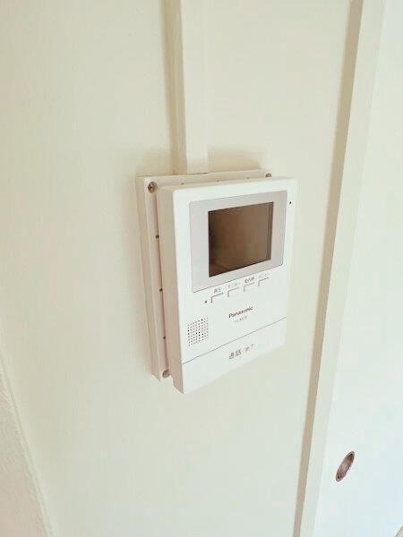 �y�Z�L�����e�B�z�@