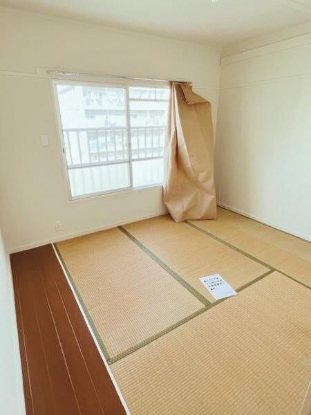 �y�����E���r���O�z�@