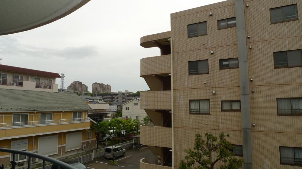 �y���]�z�@