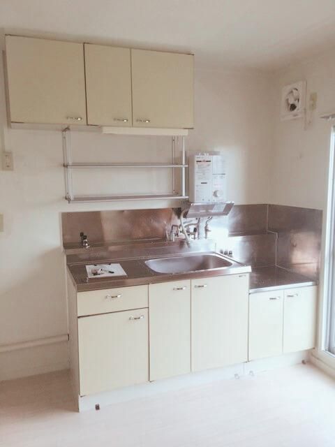 �y�L�b�`���z�@