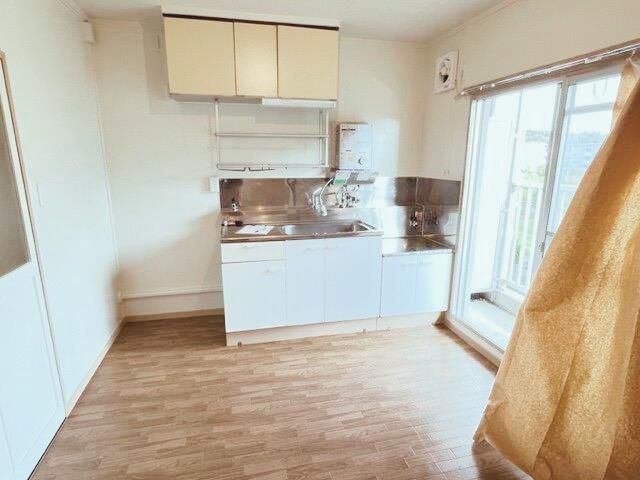 �y���ԁE���r���O�z�@