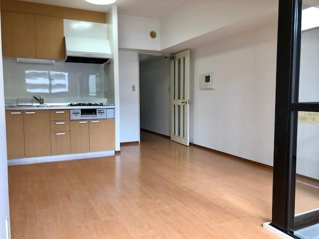 �y���ԁE���r���O�z�@