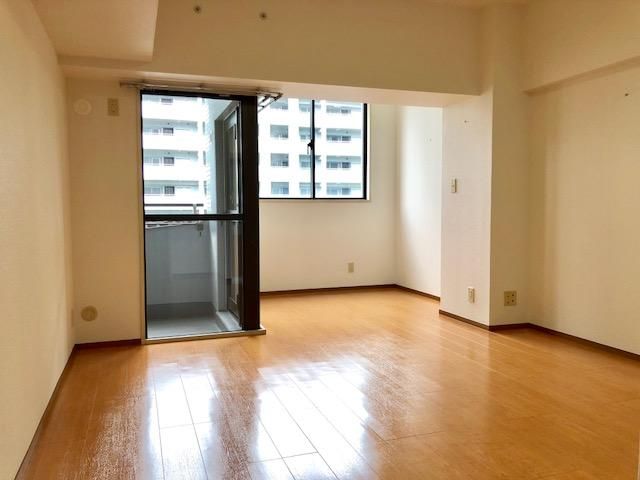 �y�����E���r���O�z�@