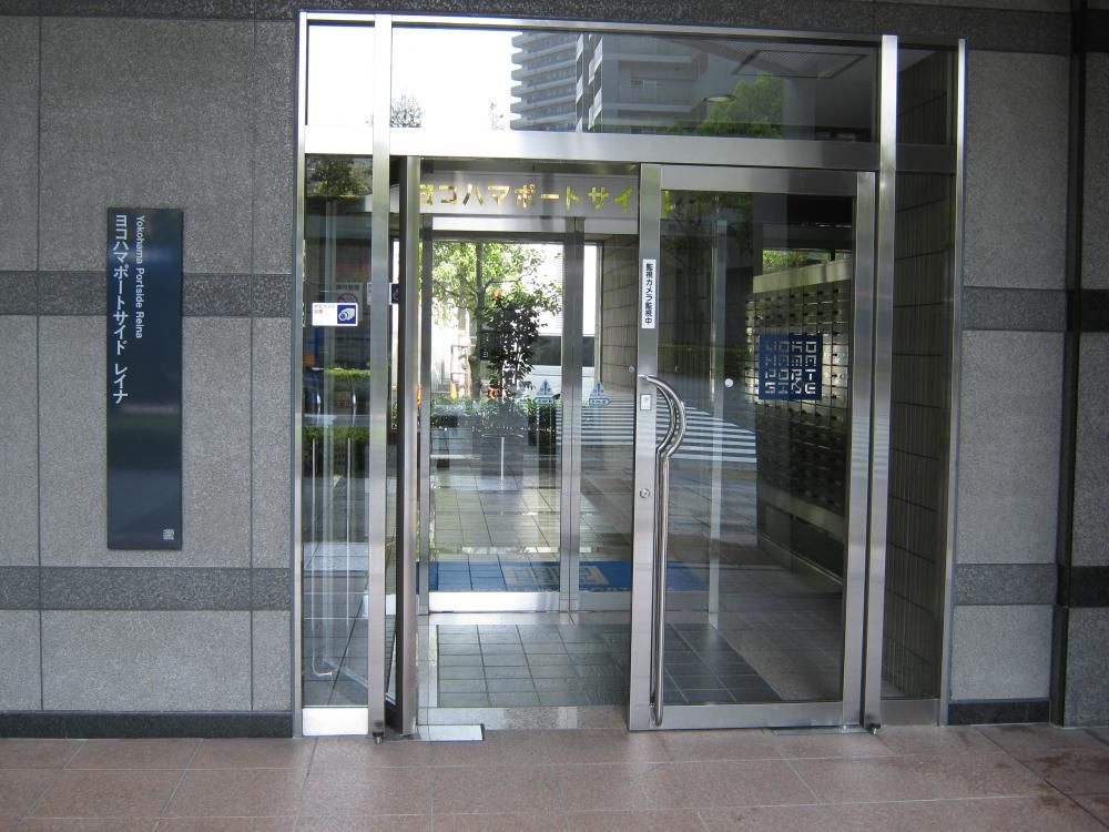 �y�G���g�����X�z�@