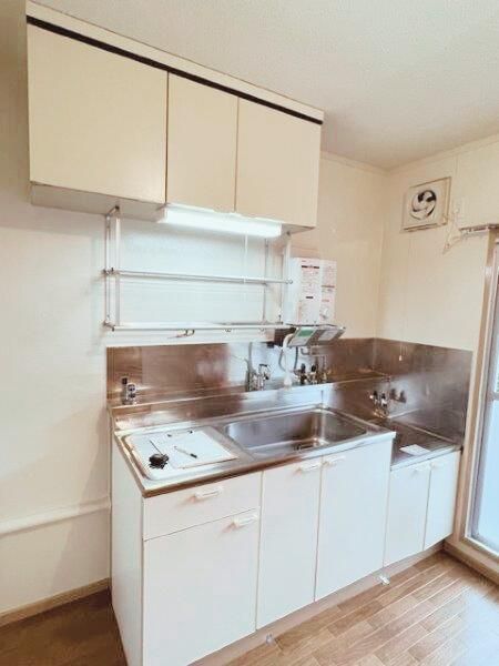 �y�L�b�`���z�@