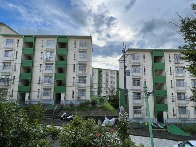 �y���]�z�@