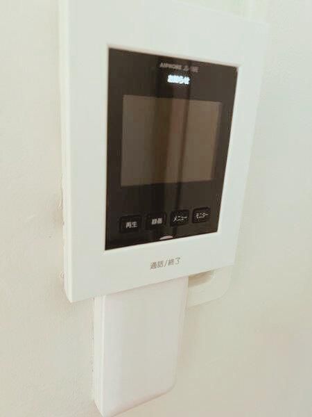 �y�Z�L�����e�B�z�@