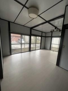 �y���ԁE���r���O�z�@