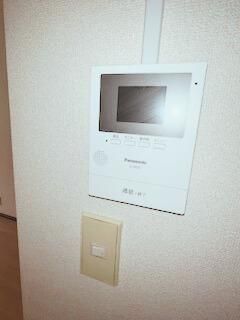 �y�Z�L�����e�B�z�@