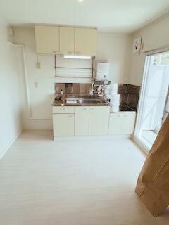 �y���ԁE���r���O�z�@