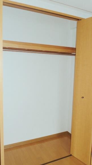 y[z@