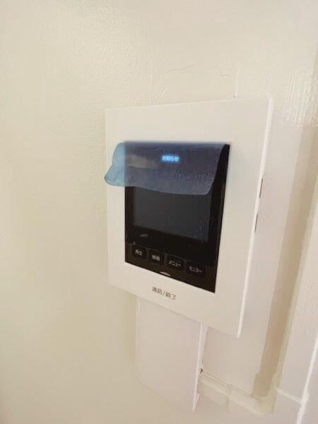 �y�Z�L�����e�B�z�@