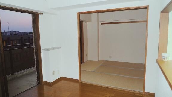 �y�����E���r���O�z�@