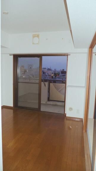 �y�����E���r���O�z�@