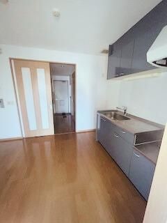 �y�����E���r���O�z�@