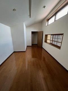 �y�����E���r���O�z�@