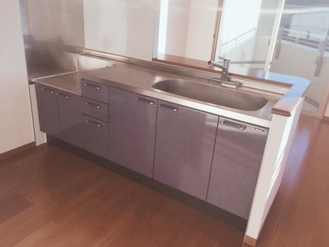 �y�L�b�`���z�@