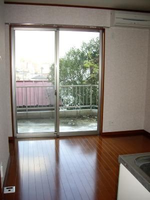 �y���ԁE���r���O�z�@