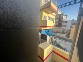 y]z@