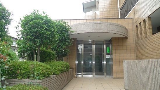 �y�G���g�����X�z�@