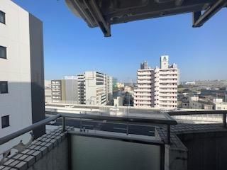 y]z@