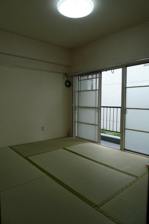 �y���ԁE���r���O�z�@