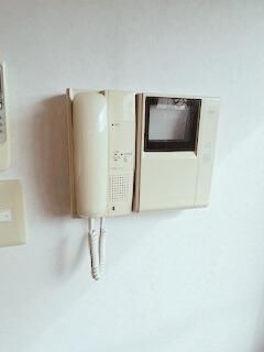 �y�Z�L�����e�B�z�@