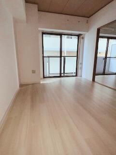 �y���ԁE���r���O�z�@