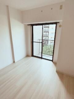 �y�����E���r���O�z�@