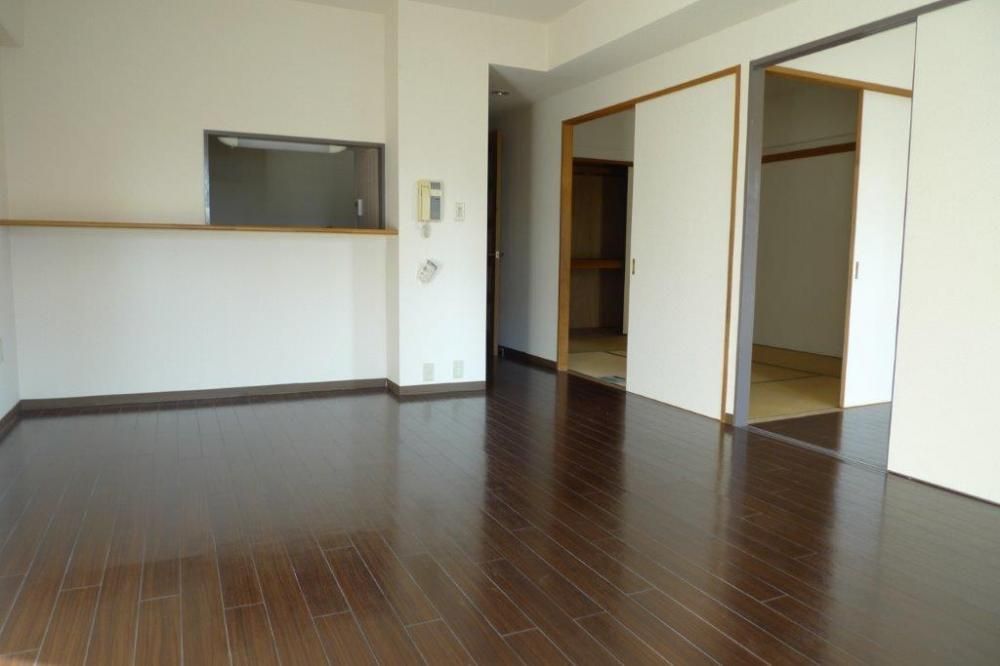 �y���ԁE���r���O�z�@