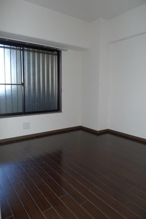 �y�����E���r���O�z�@